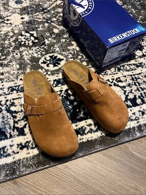 Birkenstock Men’s Boston Suede Clog in Chestnut Brown